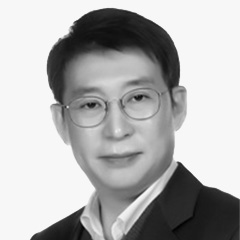 The portrait photo of Joo Dong Wook, KB Financial Group