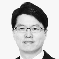 The portrait photo of Jeong Jin Ho, KB Financial Group