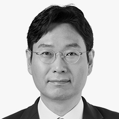 The portrait photo of Lee Chang Kwon, KB Financial Group