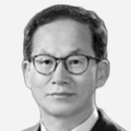 The portrait photo of Jong Hee Yang, chairman of KB Financial Group